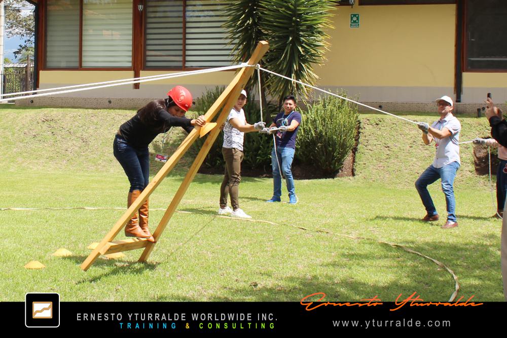Team Building para fortalecer la Cultura Corporativa  El Caribe y USA Talleres de Cuerdas Bajas | Team Building Empresarial para el desarrollo de equipos de trabajo