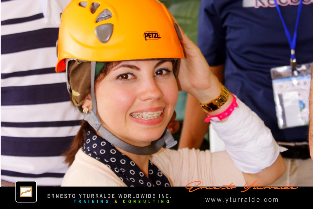Team Building para fortalecer la Cultura Corporativa  El Caribe y USA Talleres de Cuerdas Bajas | Team Building Empresarial para el desarrollo de equipos de trabajo